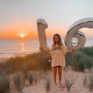 Meet your Posher, Carrie